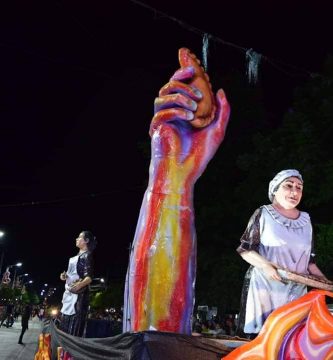 monumento a la empanada en famailla tucuman argentina